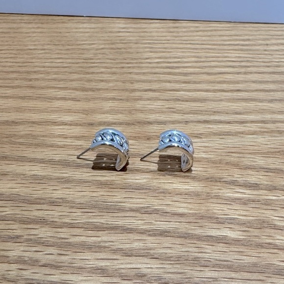 Silver tone Hoop cuff Earrings - Picture 4 of 6